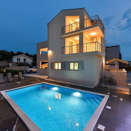 Apartmani Iva Vir Ngoại thất bức ảnh