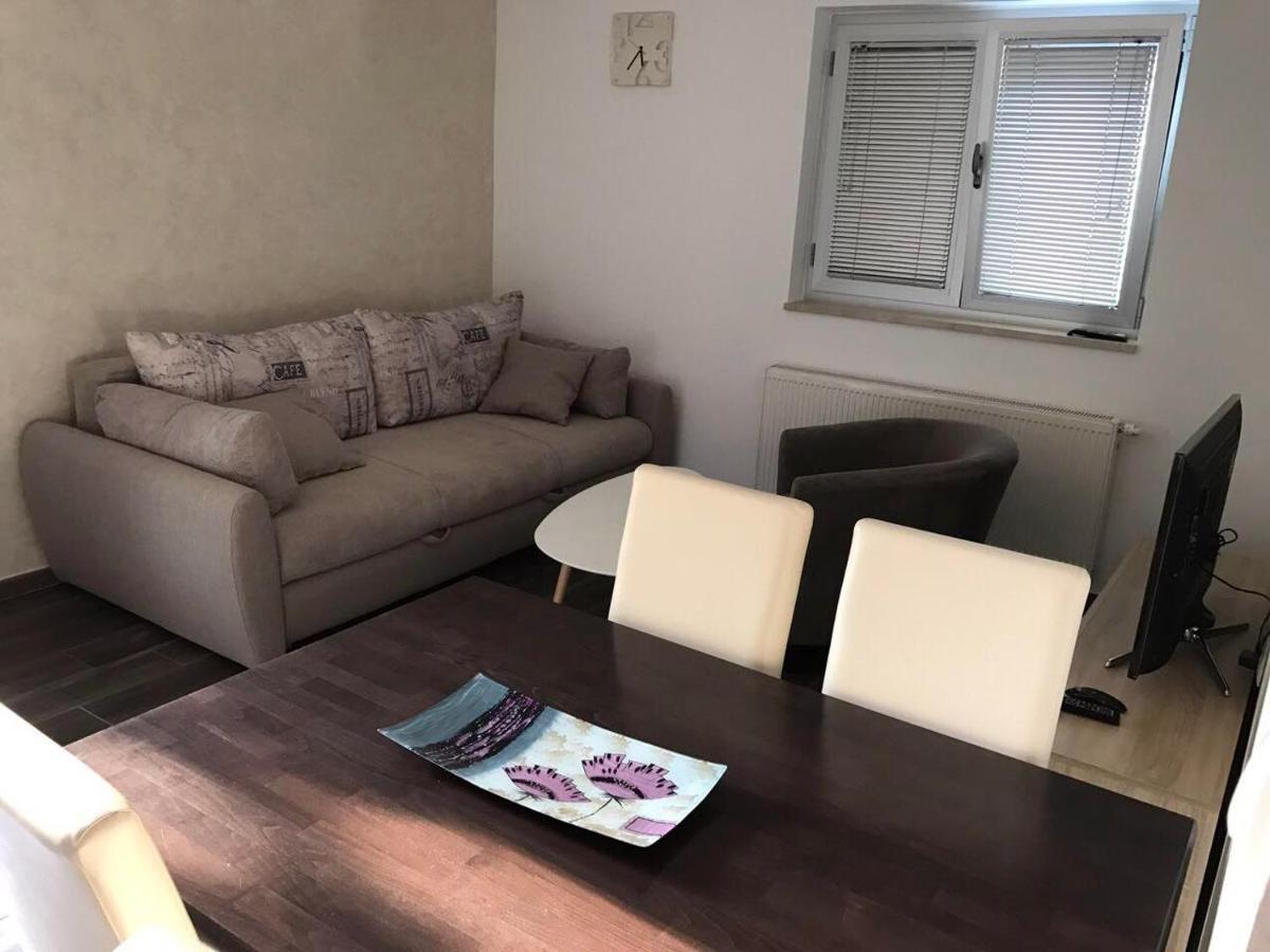 Apartmani Iva Vir Ngoại thất bức ảnh