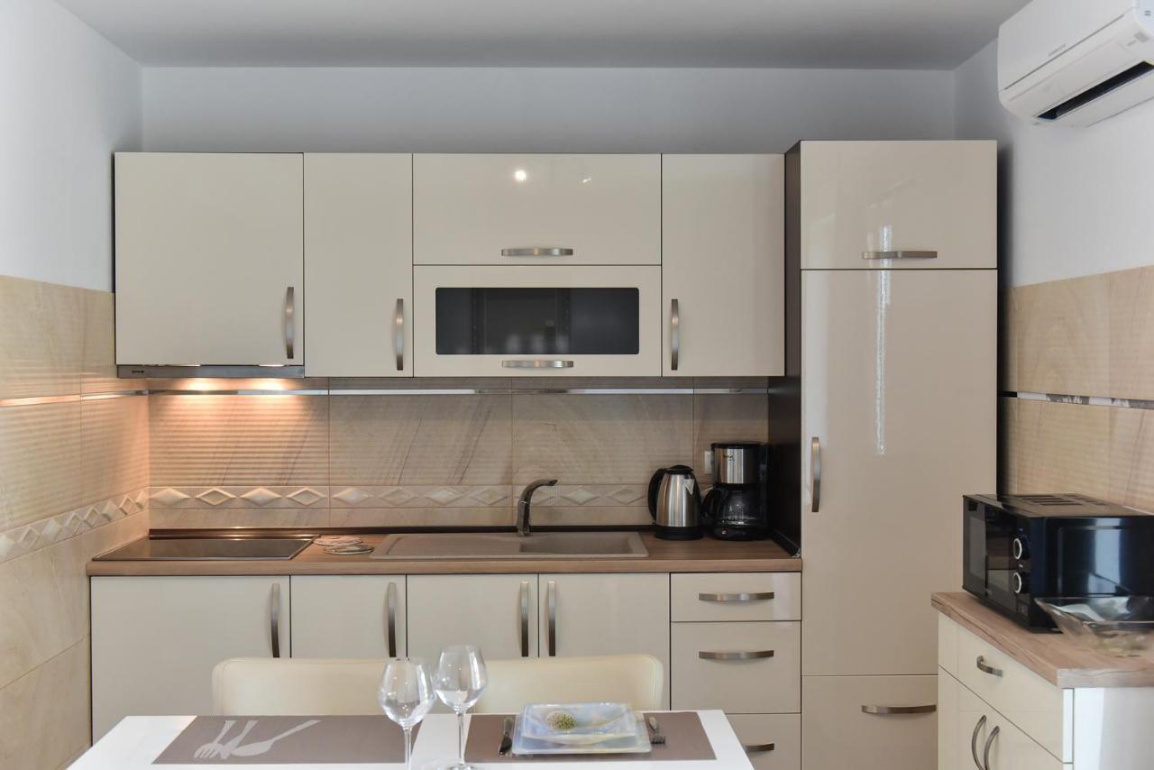 Apartmani Iva Vir Ngoại thất bức ảnh