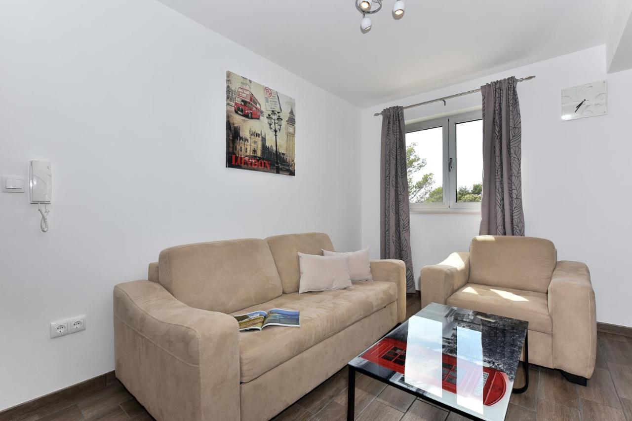 Apartmani Iva Vir Ngoại thất bức ảnh