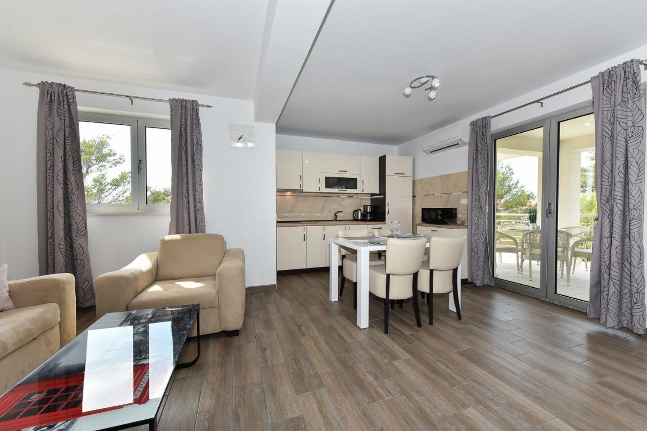 Apartmani Iva Vir Ngoại thất bức ảnh