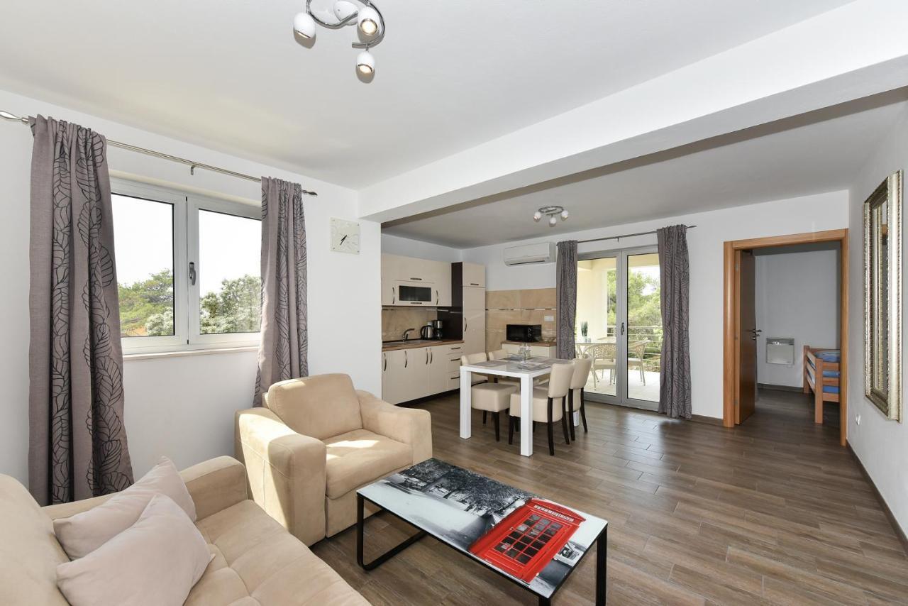 Apartmani Iva Vir Ngoại thất bức ảnh