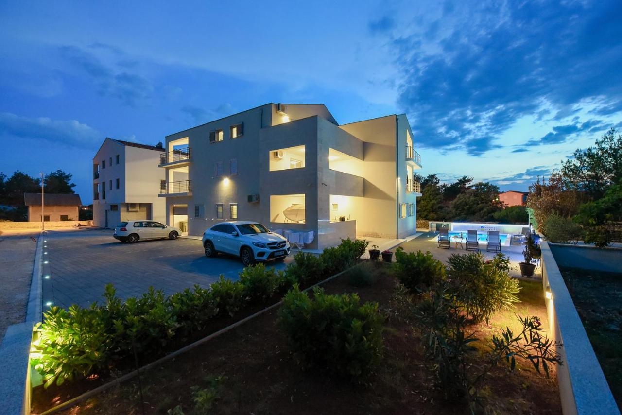 Apartmani Iva Vir Ngoại thất bức ảnh