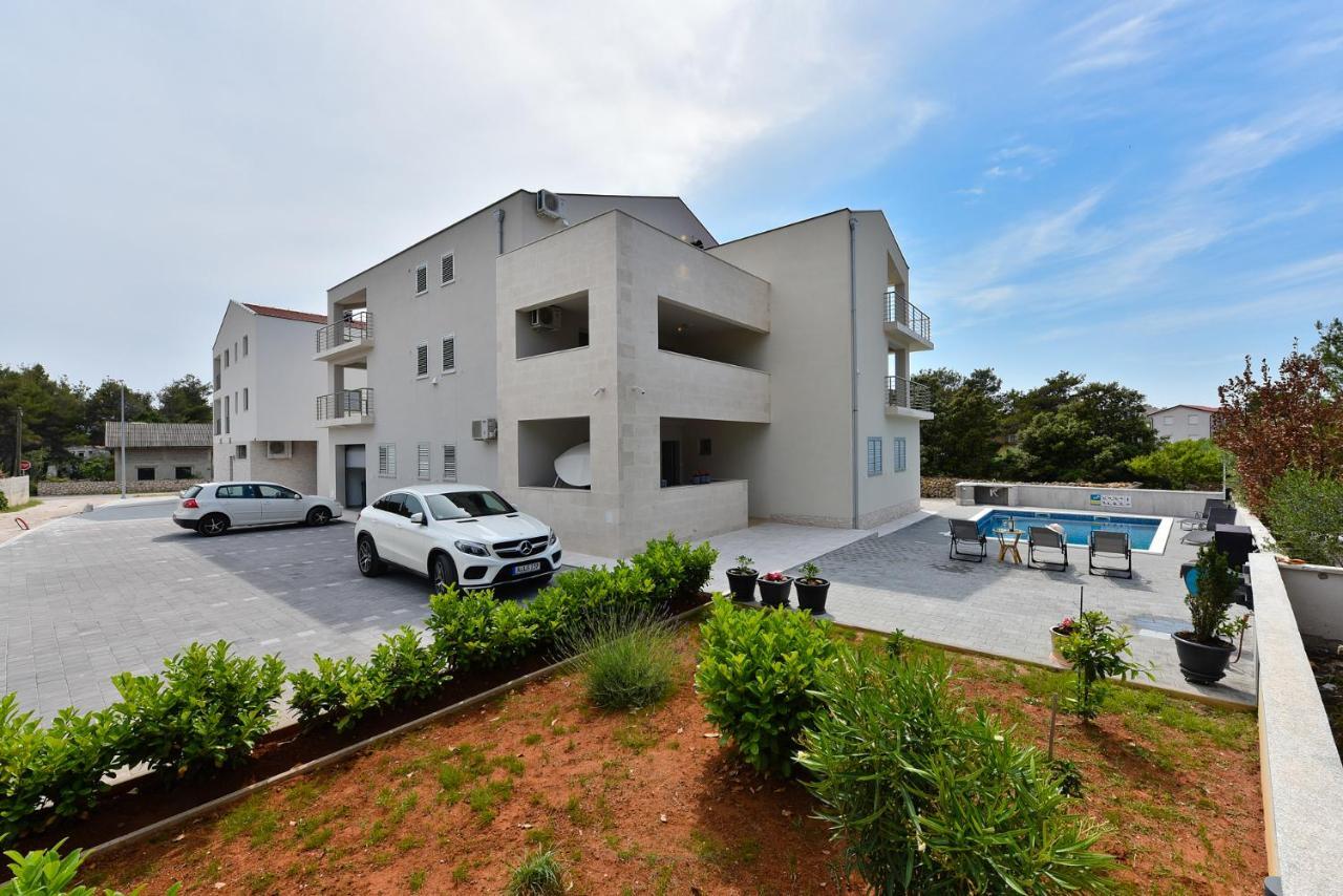 Apartmani Iva Vir Ngoại thất bức ảnh