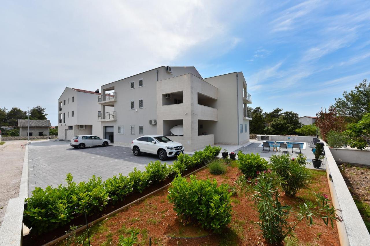 Apartmani Iva Vir Ngoại thất bức ảnh