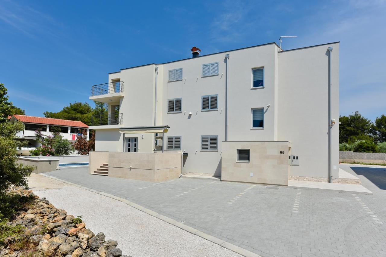 Apartmani Iva Vir Ngoại thất bức ảnh