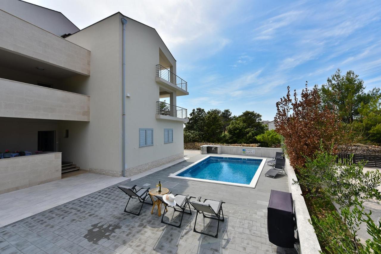 Apartmani Iva Vir Ngoại thất bức ảnh