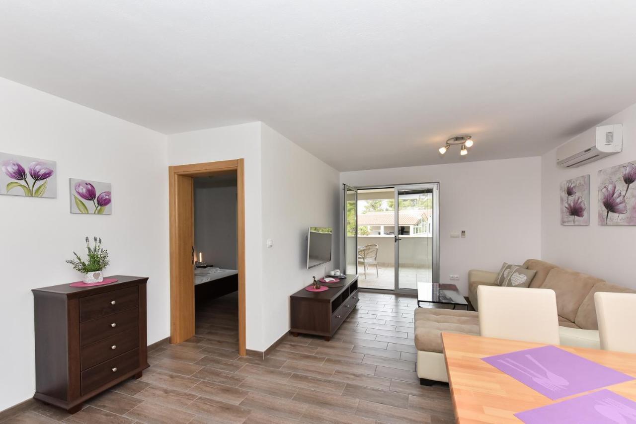 Apartmani Iva Vir Ngoại thất bức ảnh