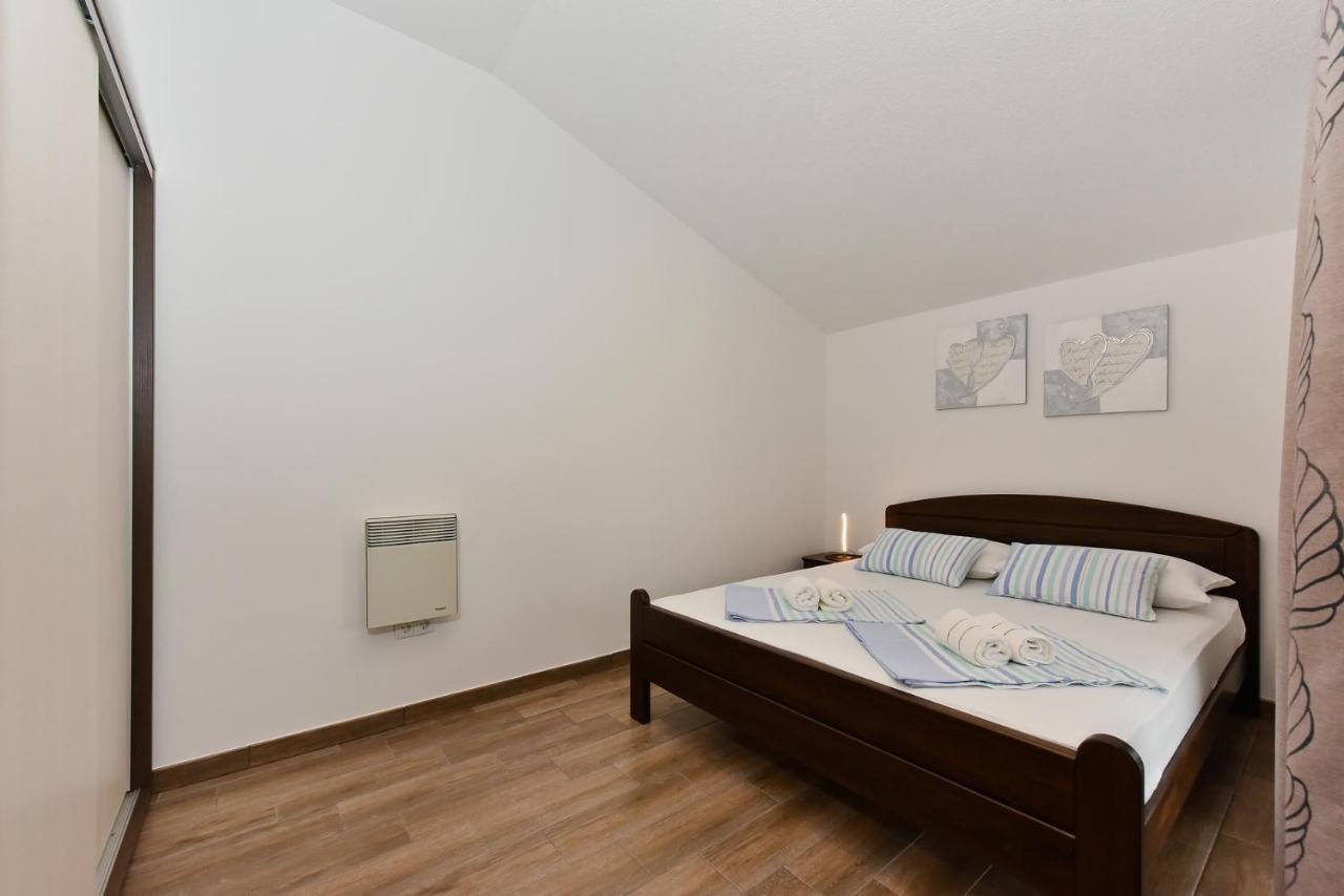 Apartmani Iva Vir Ngoại thất bức ảnh