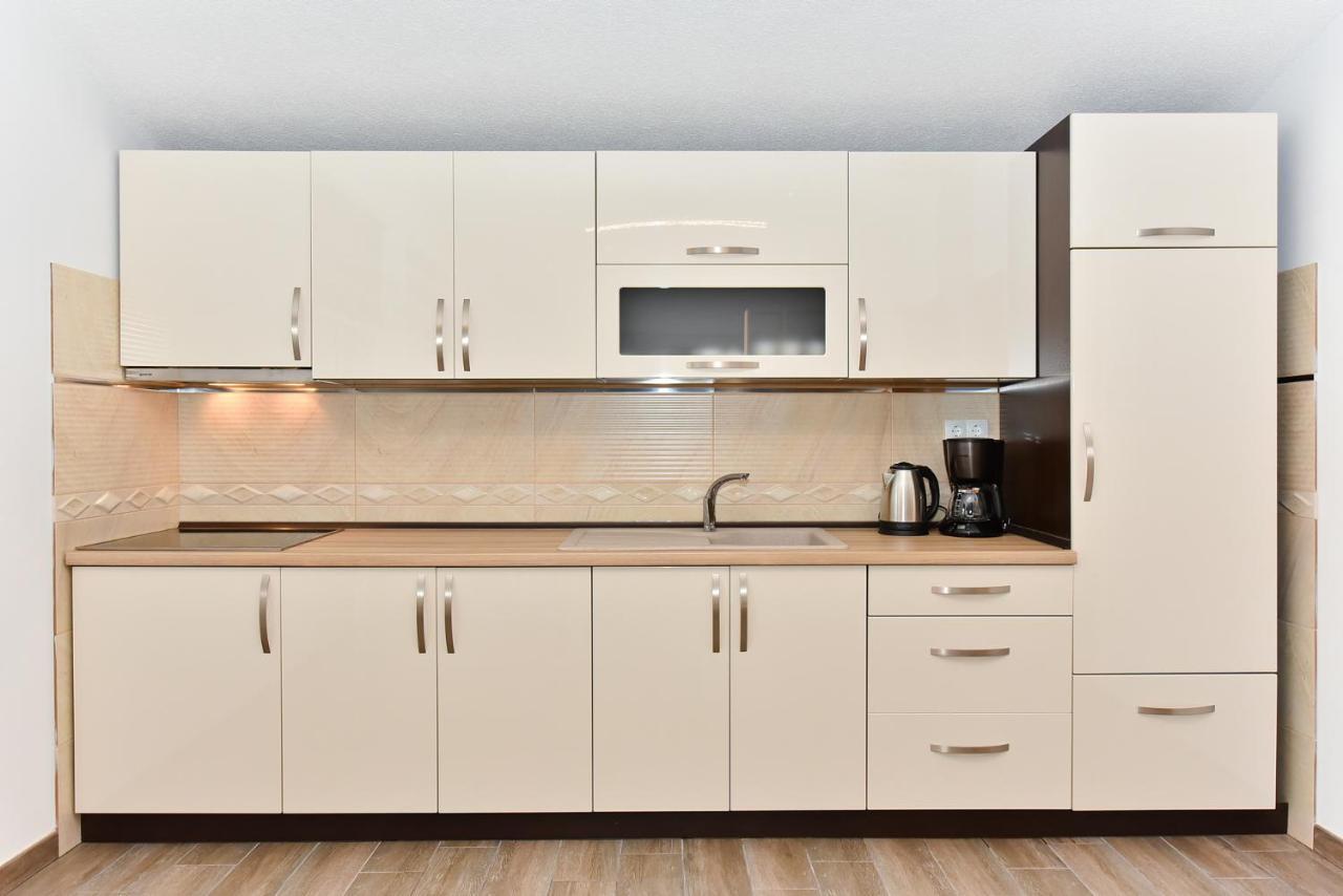 Apartmani Iva Vir Ngoại thất bức ảnh