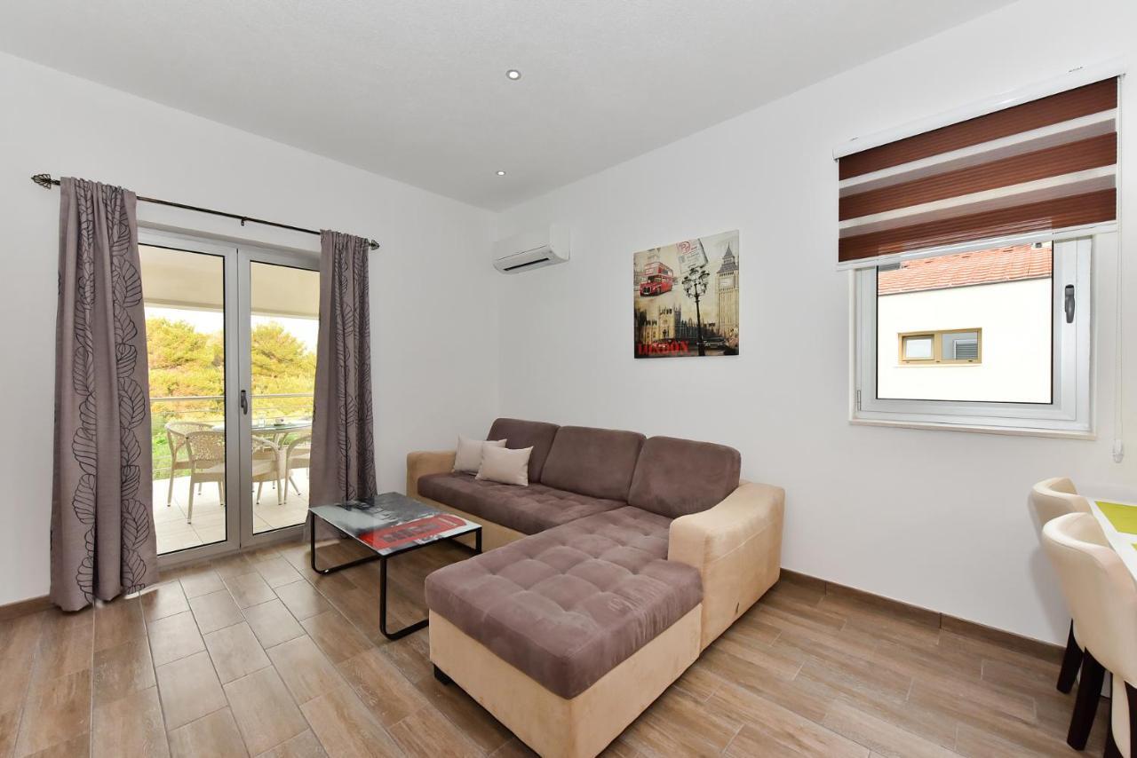 Apartmani Iva Vir Ngoại thất bức ảnh