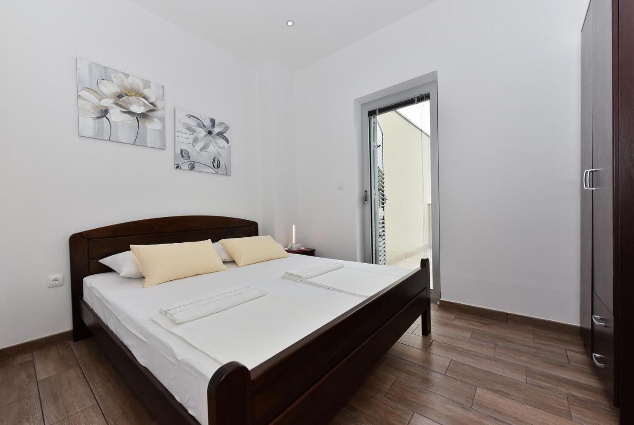 Apartmani Iva Vir Ngoại thất bức ảnh