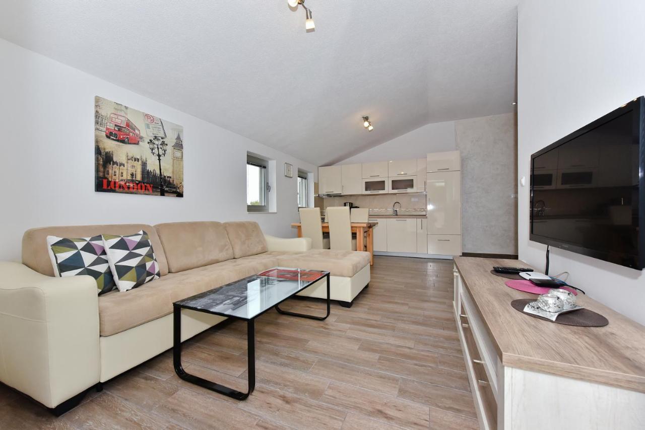 Apartmani Iva Vir Ngoại thất bức ảnh