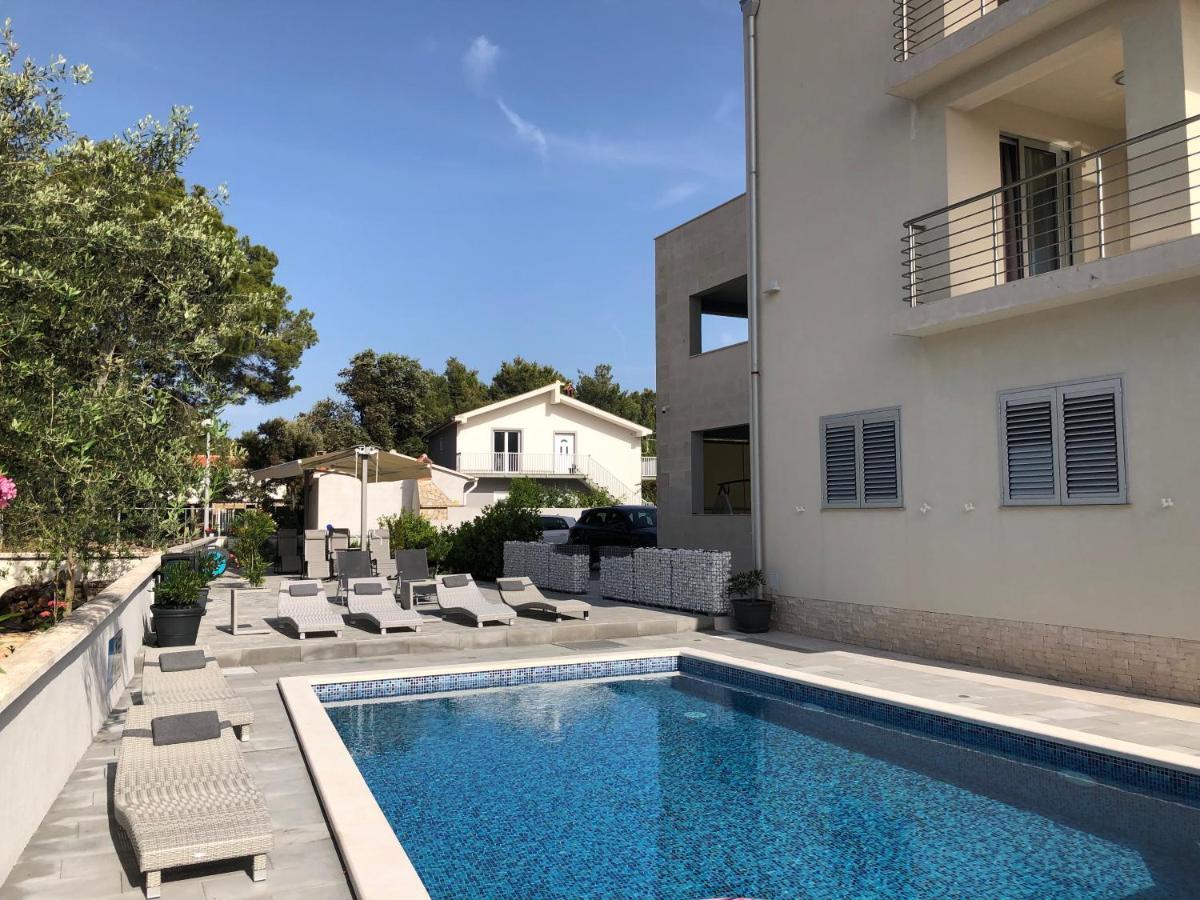 Apartmani Iva Vir Ngoại thất bức ảnh